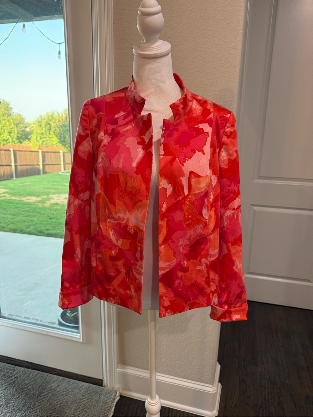 Ann Klein Vibrant Pink-Red Watercolor Print Open Jacket size M